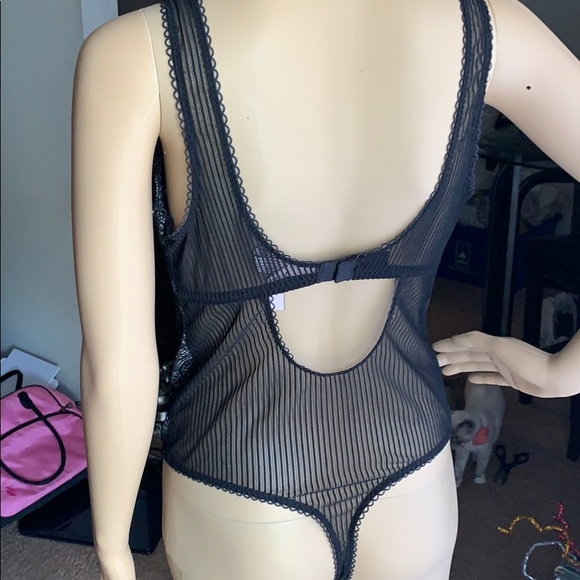 sculpted lace bustier body suit - Picture 3 of 8